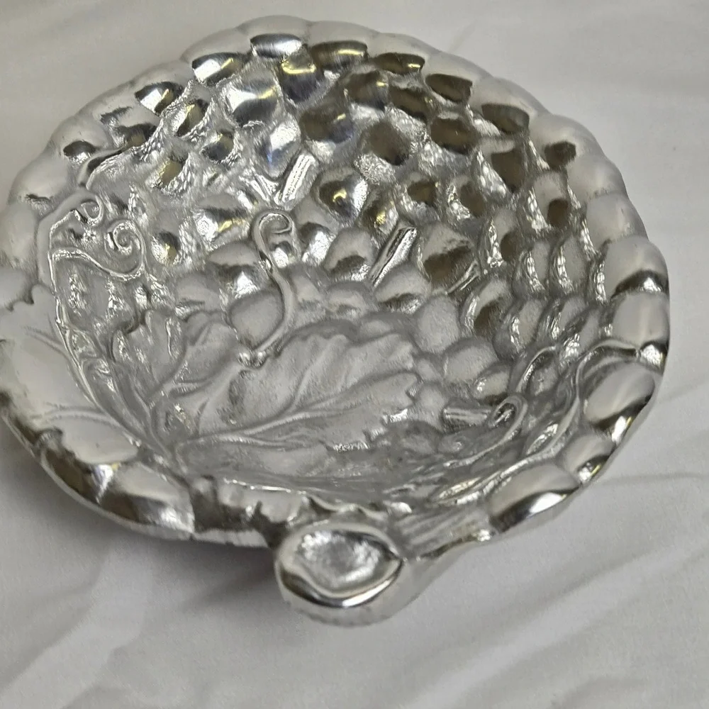 Wilton Armetale RWP Small Grape Leaf Serving Bowl Silver Tone 353734‎ 7